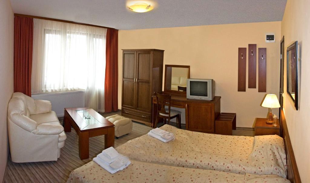 Family Hotel Zora Ράζλογκ Δωμάτιο φωτογραφία