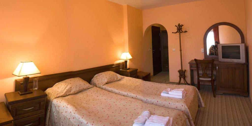 Family Hotel Zora Ράζλογκ Δωμάτιο φωτογραφία