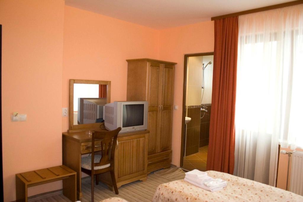 Family Hotel Zora Ράζλογκ Δωμάτιο φωτογραφία